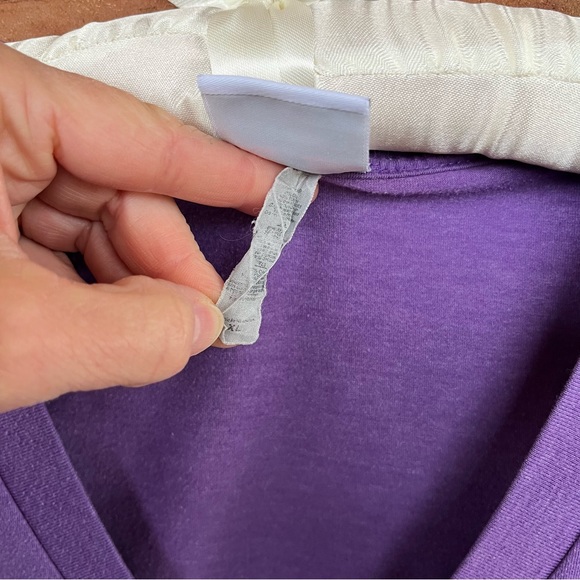 Ladies Baltimore Ravens vneck Tshirt. XL - Picture 4 of 7